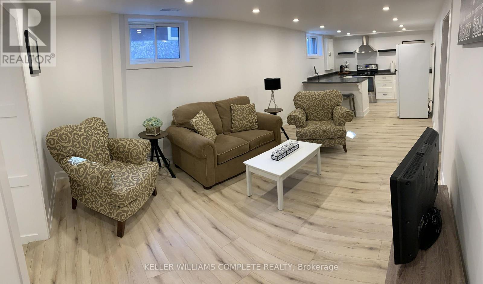 225 Henrietta Street Property Photo 15