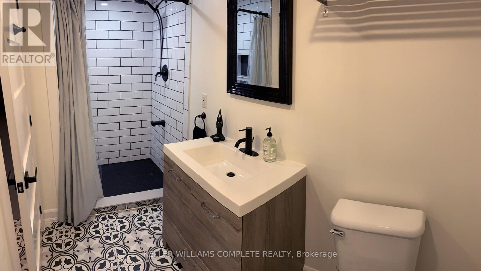 225 Henrietta Street Property Photo 19