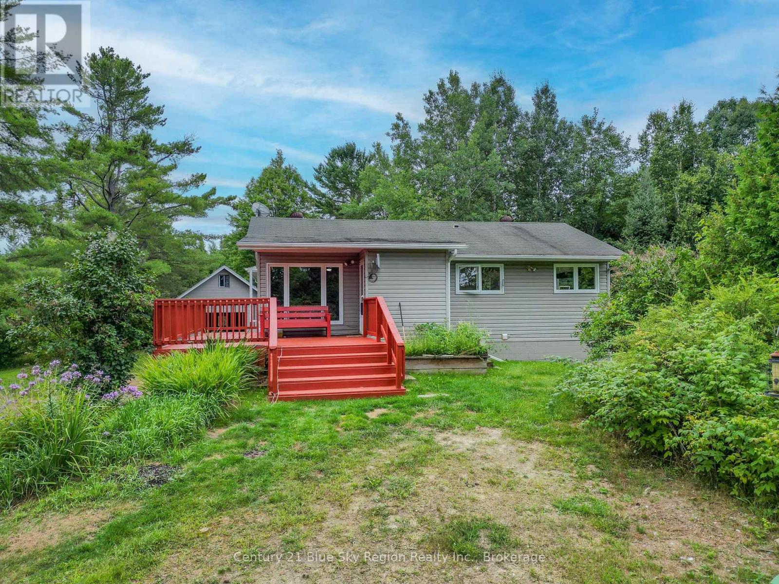525 Maple Road Property Photo 5