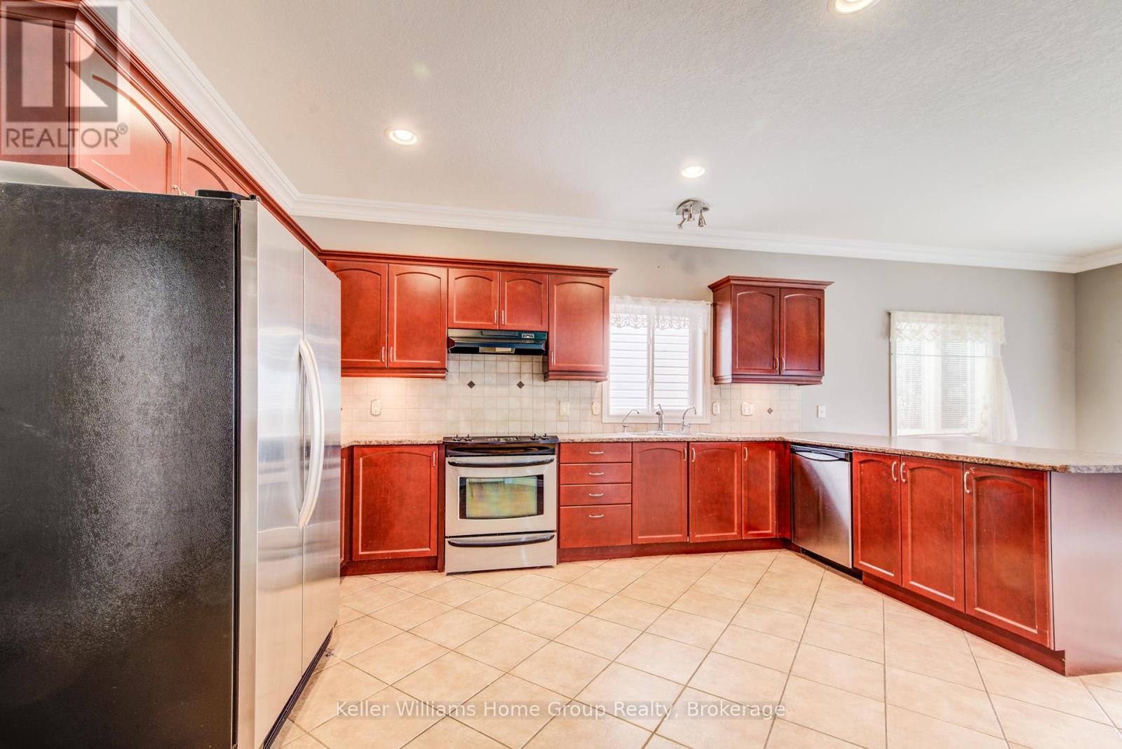 8 Price Street Property Photo 9