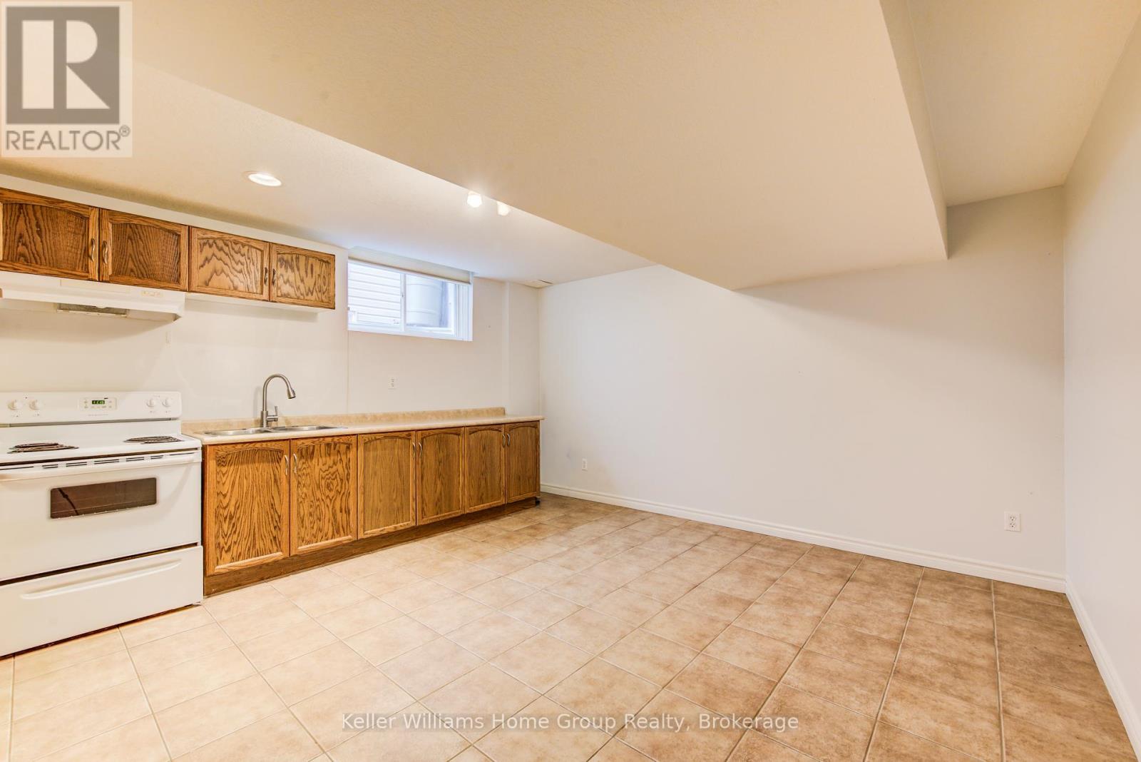 8 Price Street Property Photo 30