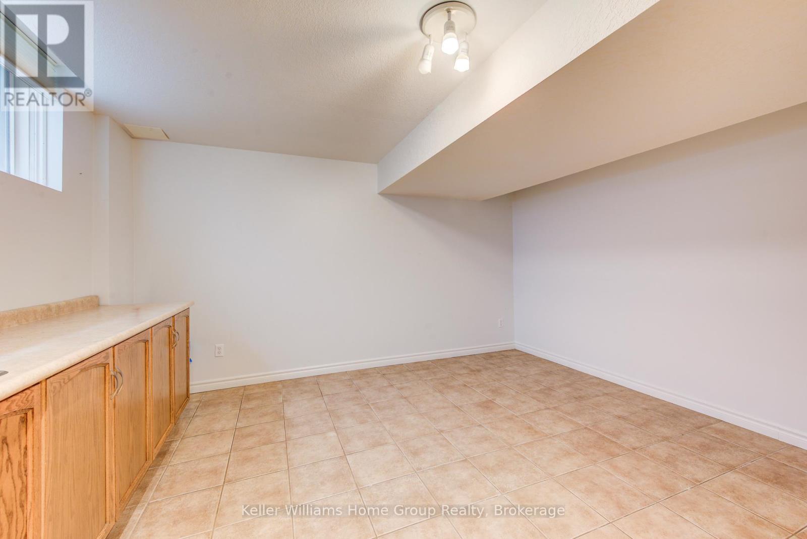 8 Price Street Property Photo 33