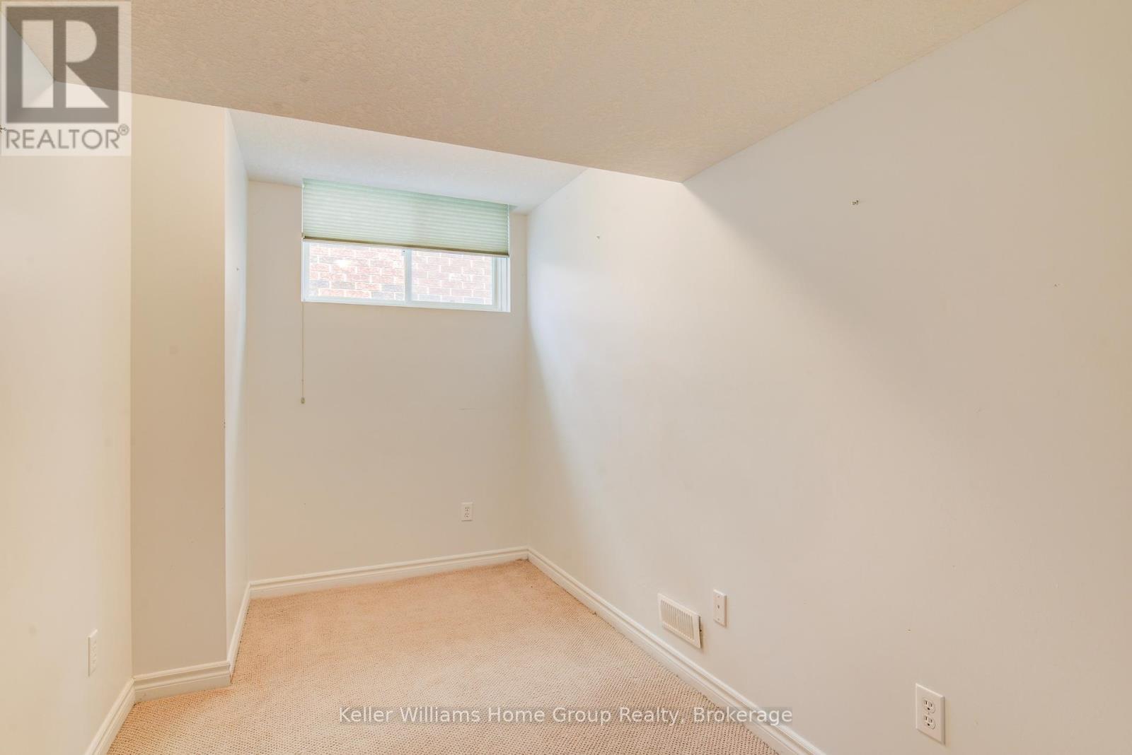8 Price Street Property Photo 40
