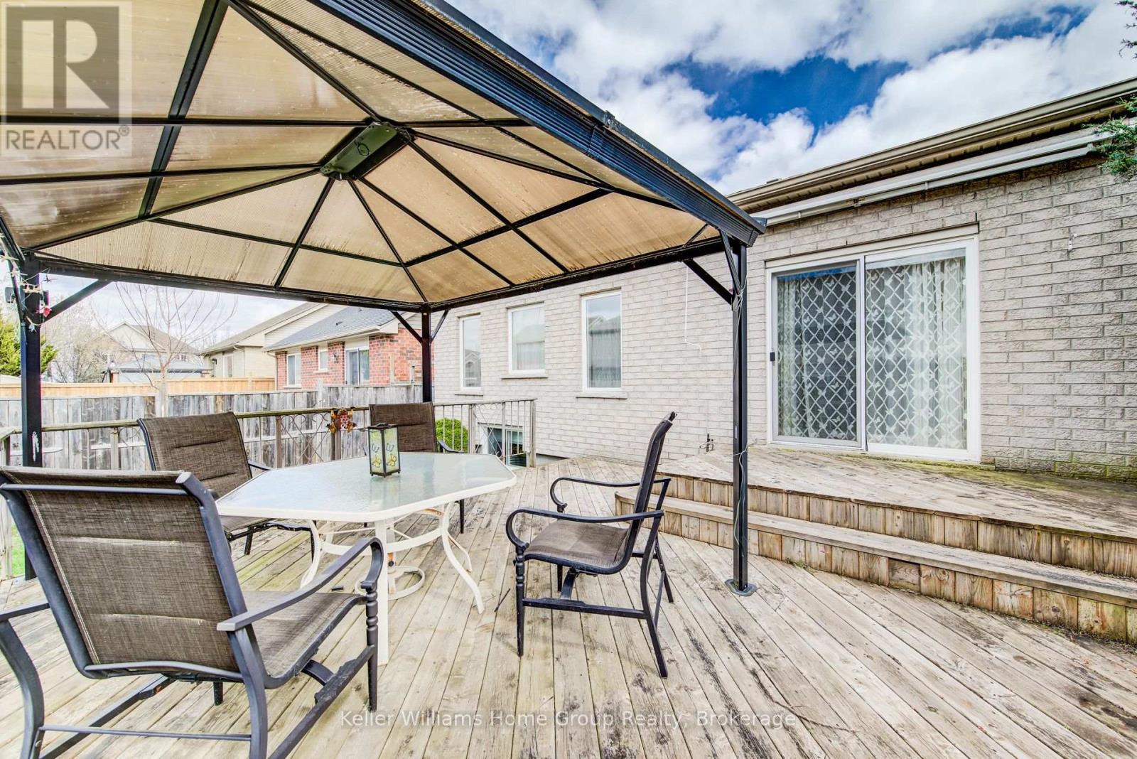 8 Price Street Property Photo 44