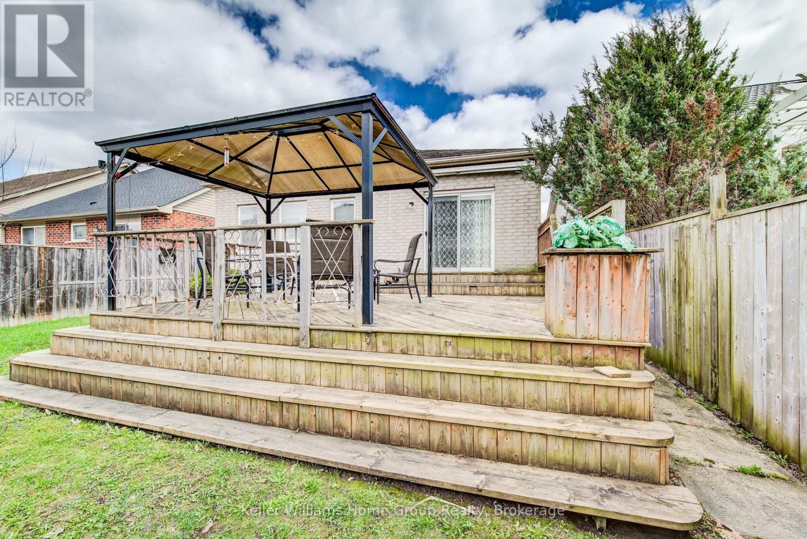 8 Price Street Property Photo 45