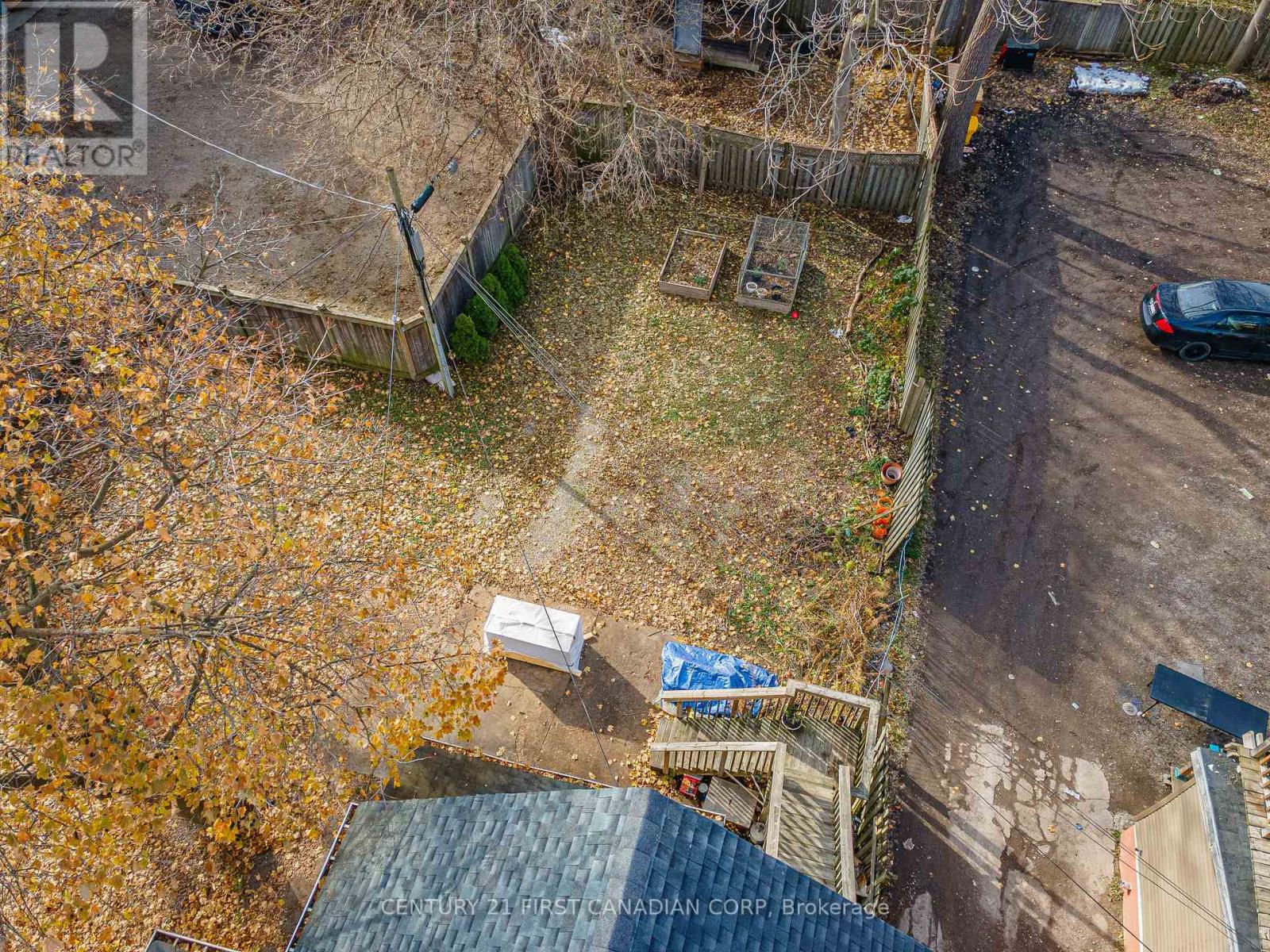 551 Adelaide Street N Property Photo 37