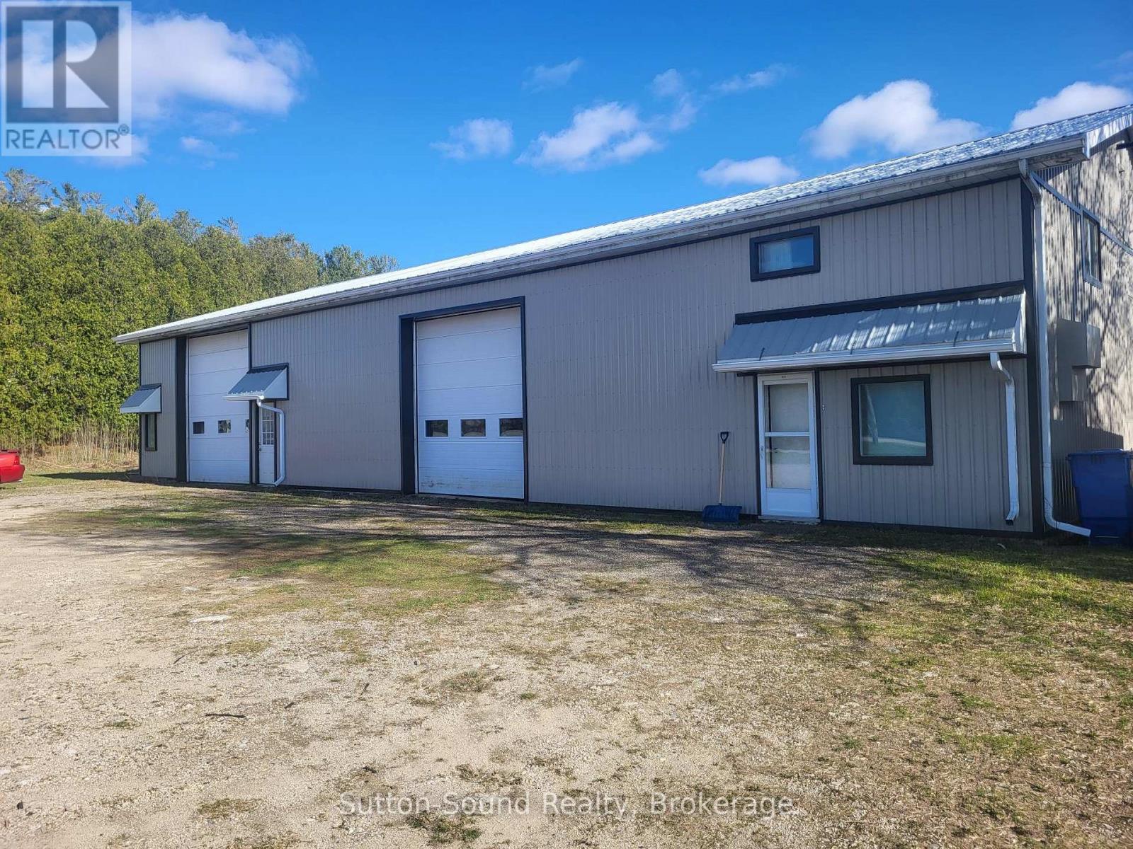 402432 Grey Road 4 Property Photo 1