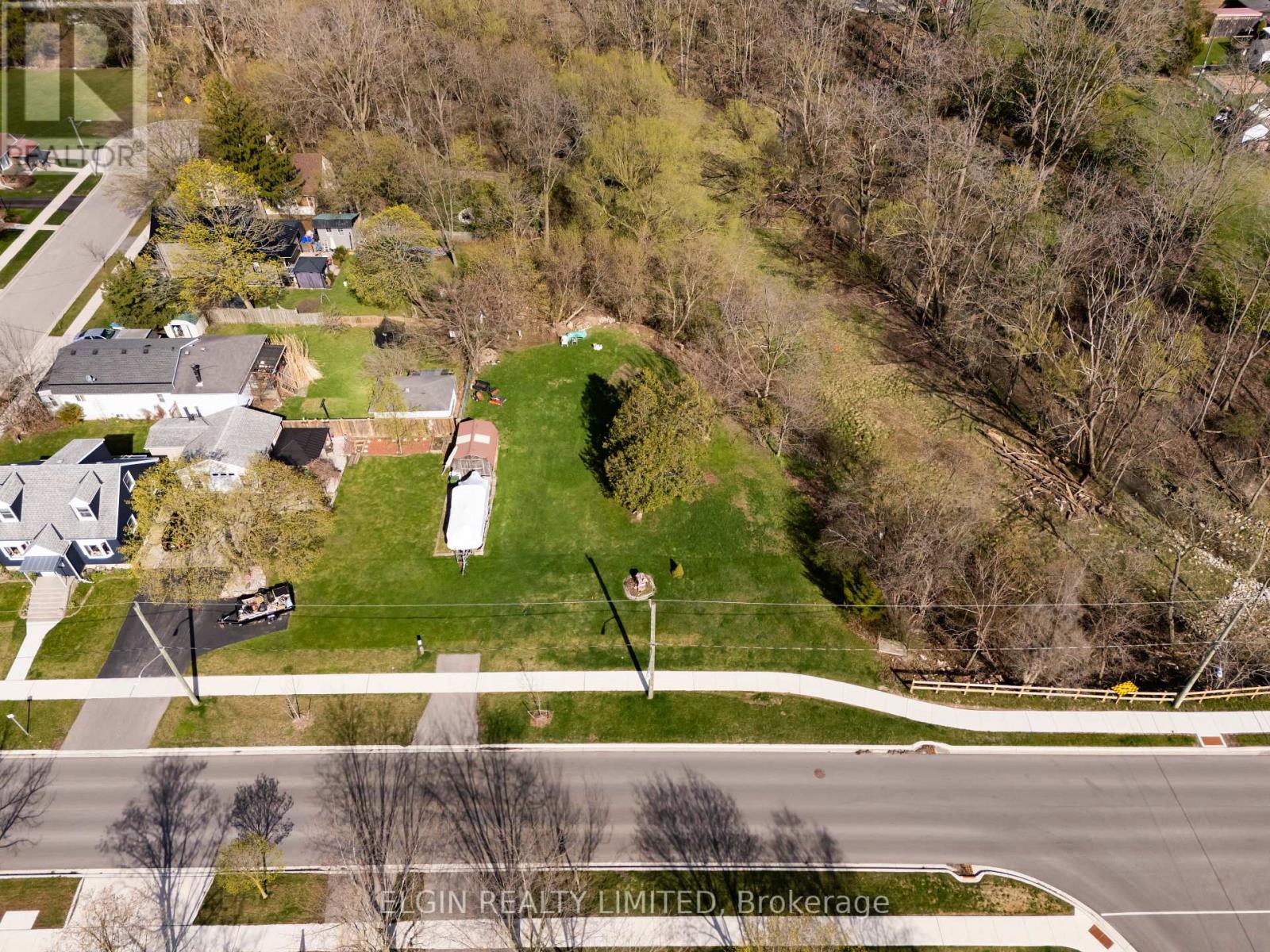 36 Third Avenue Property Photo 2