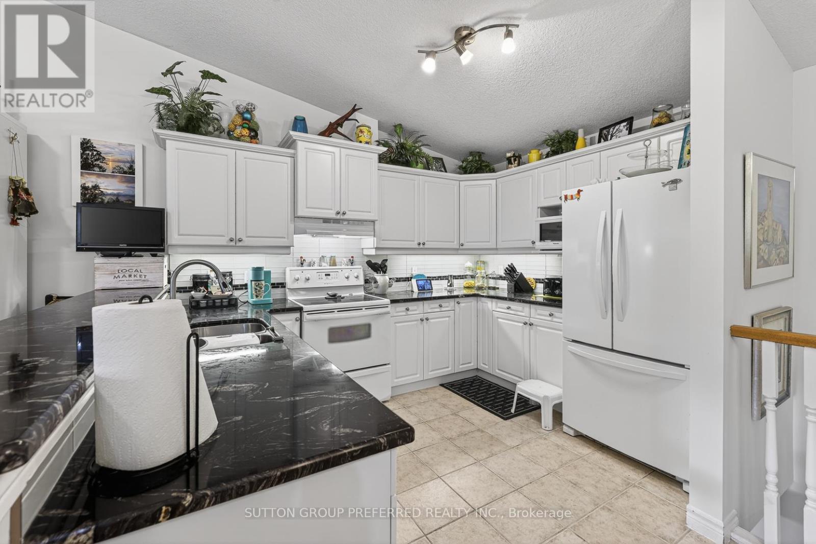 41 - 43 Capulet Walk Property Photo 11