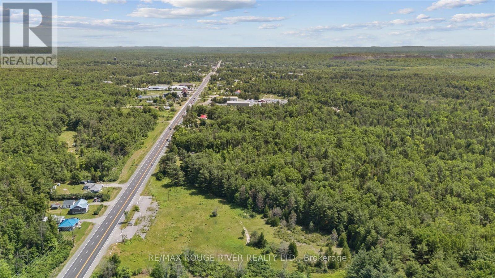 102184 Highway 7 Property Photo 6