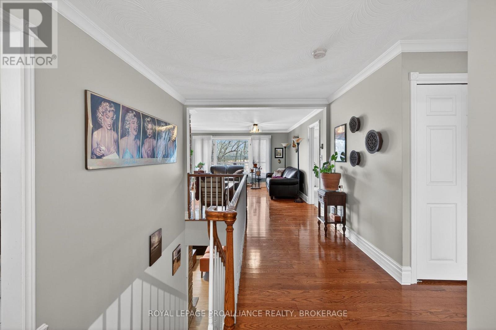 727 Aylmer Crescent Property Photo 3