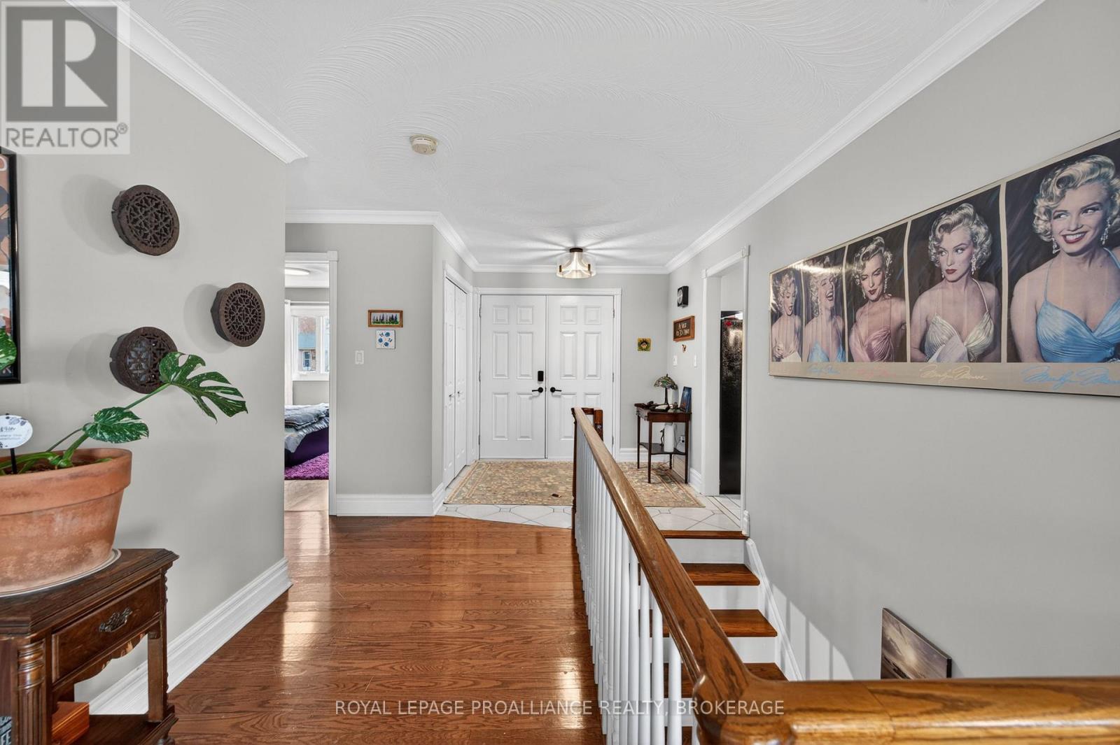 727 Aylmer Crescent Property Photo 12