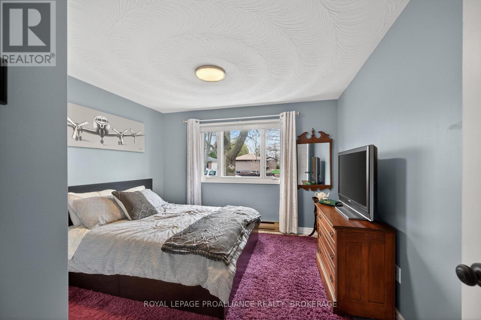 727 Aylmer Crescent Property Photo 17