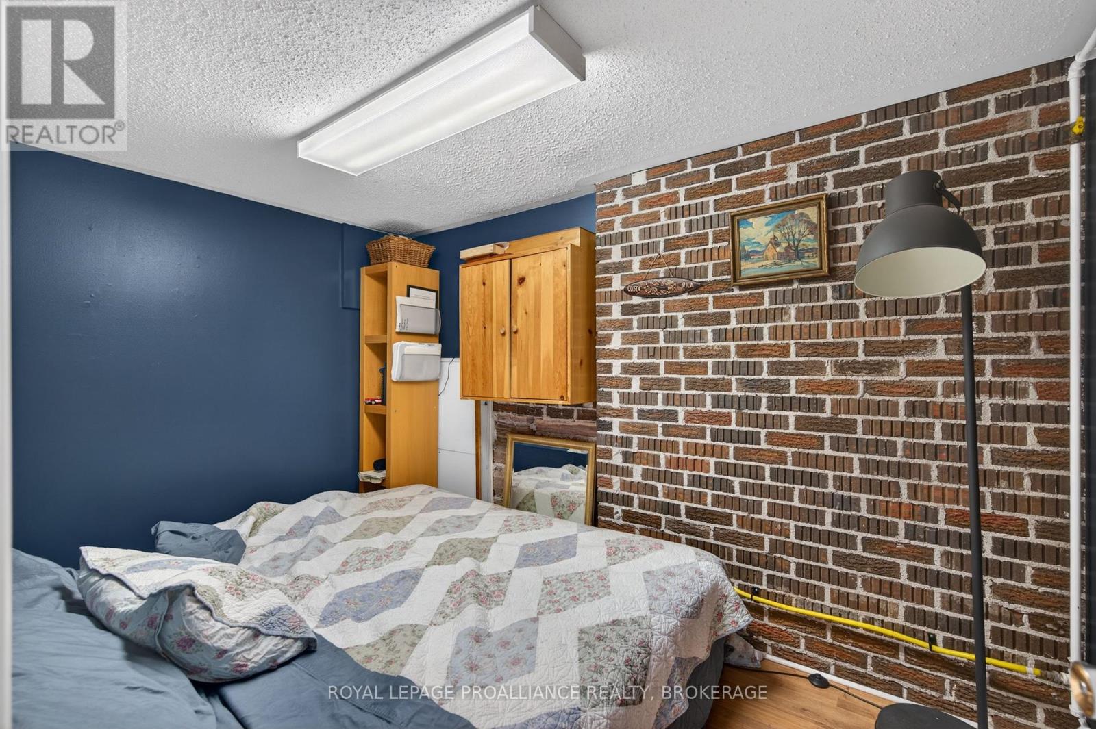 727 Aylmer Crescent Property Photo 28