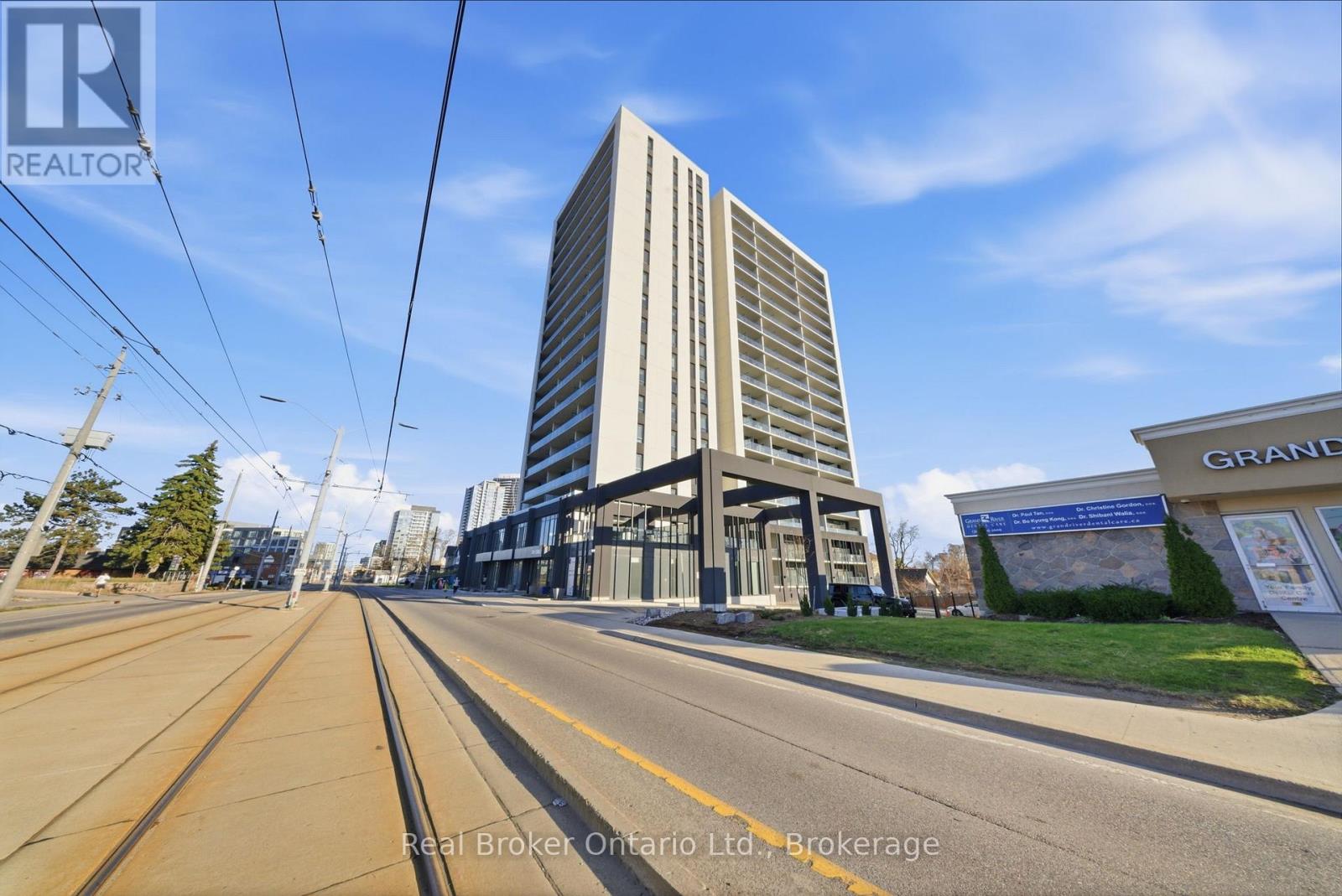 107 - 741 King Street W Property Photo 2