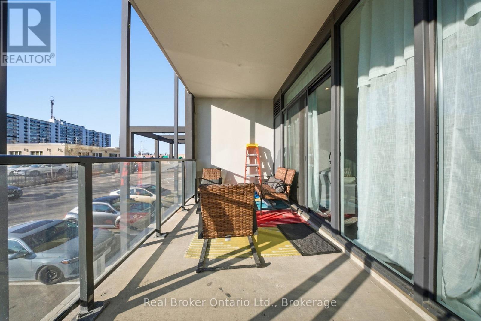 107 - 741 King Street W Property Photo 23