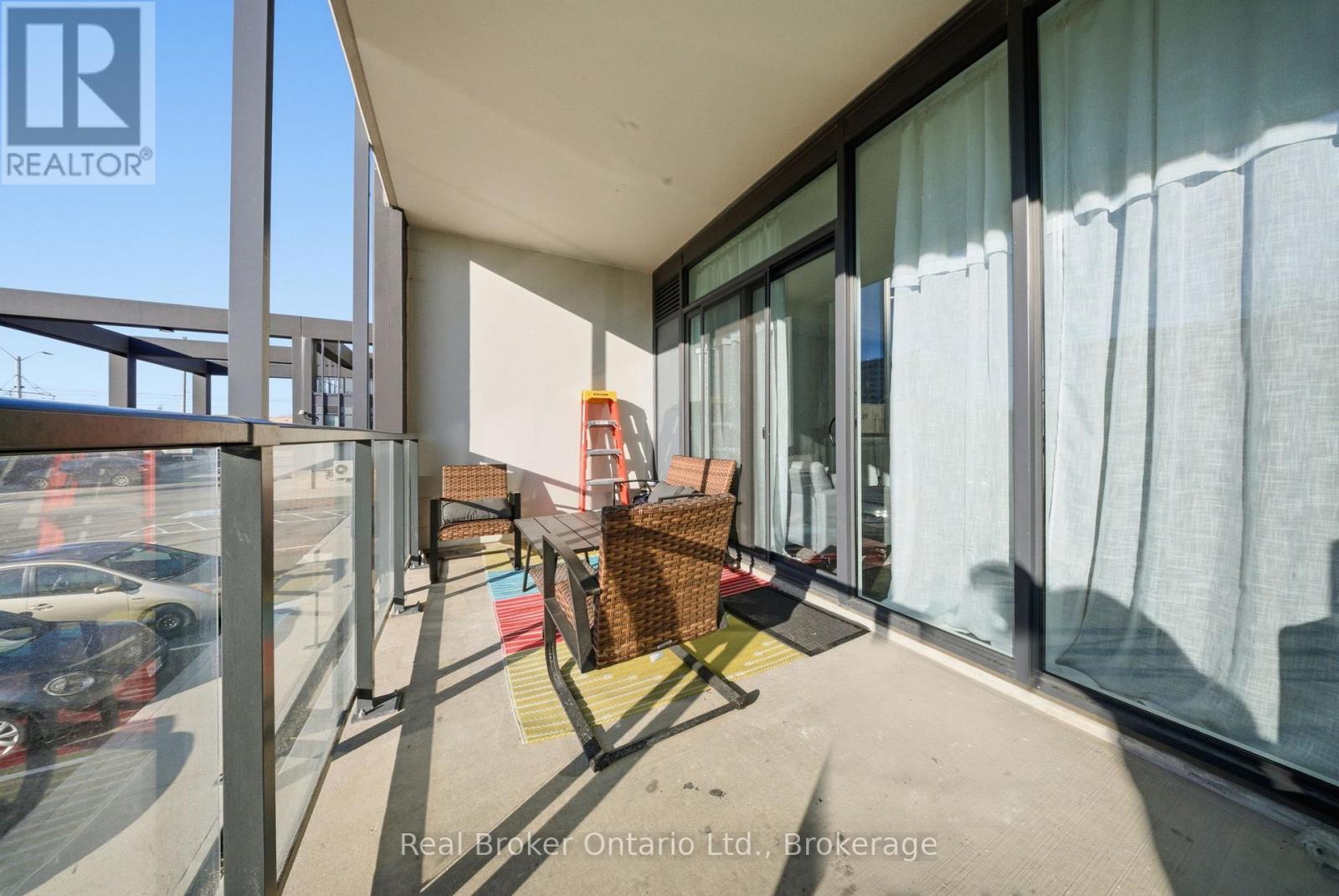 107 - 741 King Street W Property Photo 25