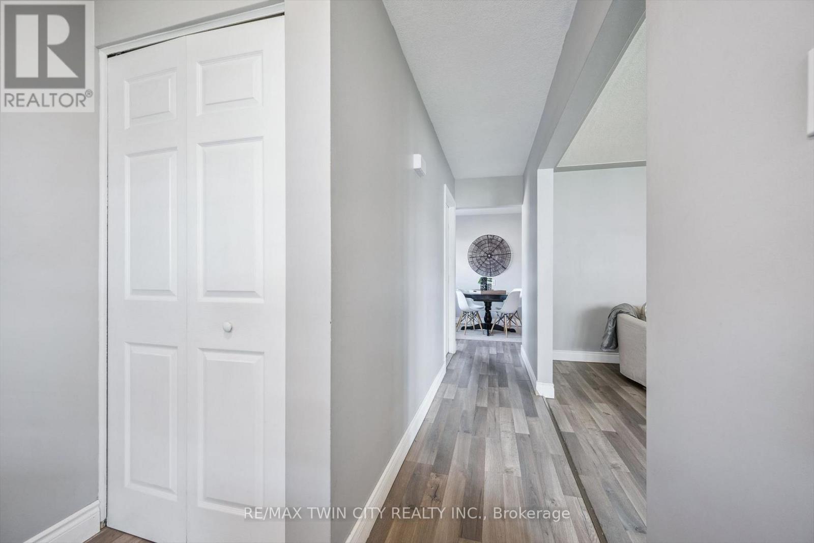 27 Vicmount Drive Property Photo 6
