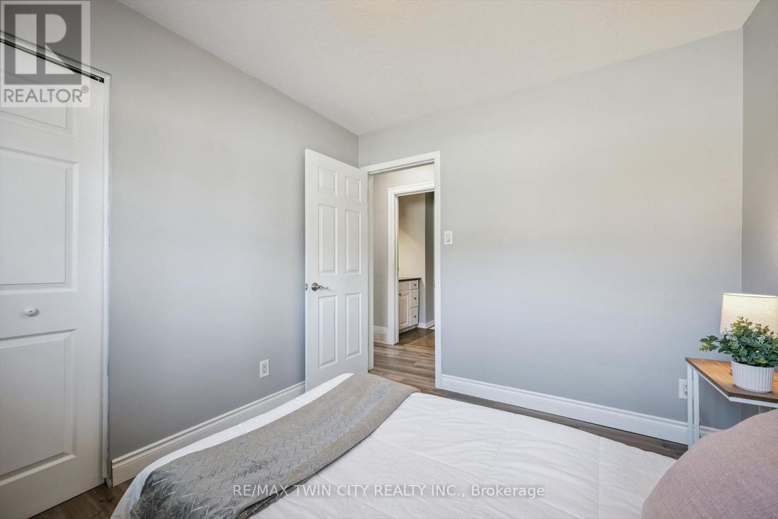 27 Vicmount Drive Property Photo 21