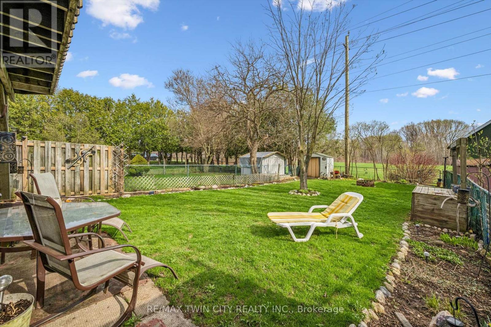27 Vicmount Drive Property Photo 36