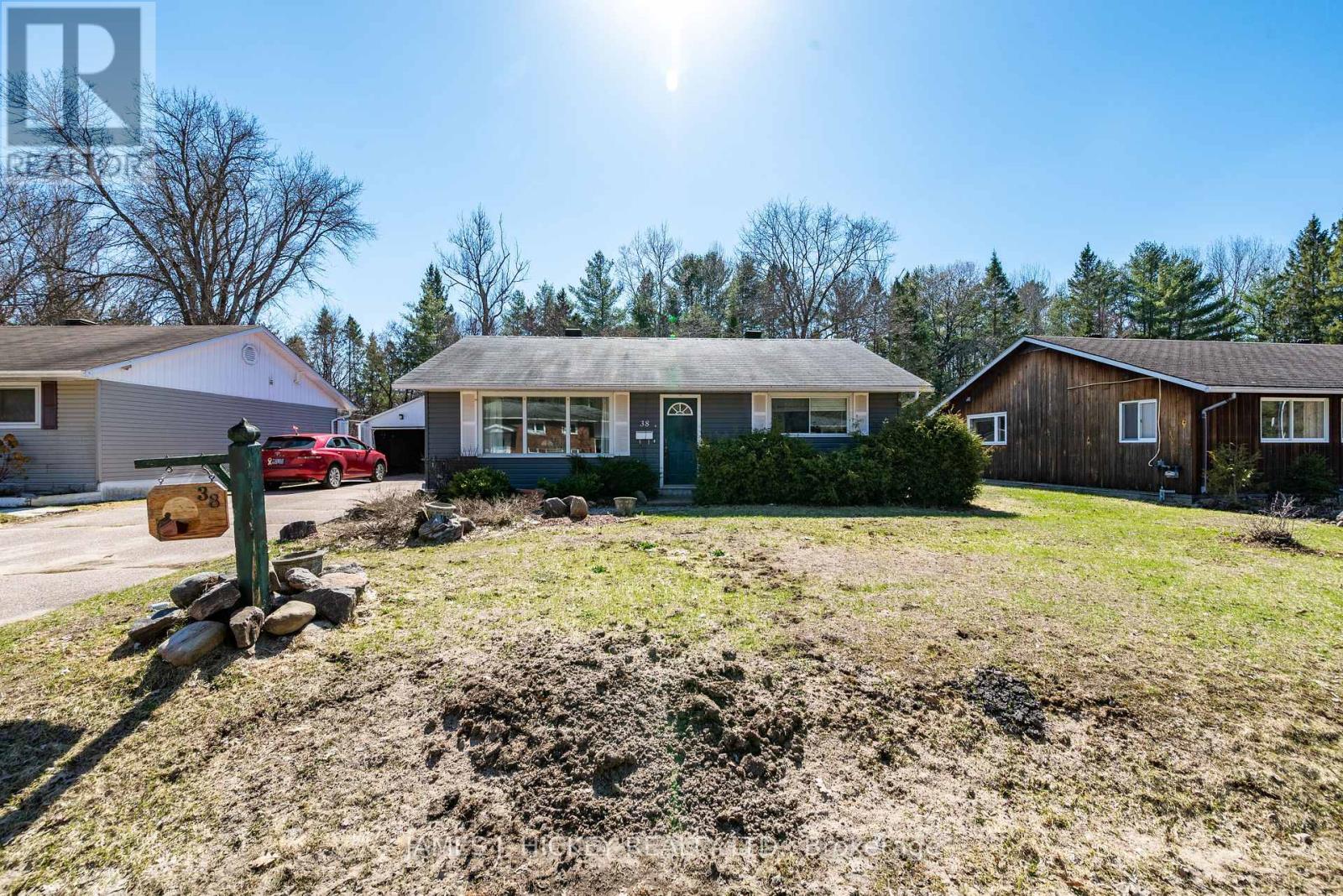 38 Beach Avenue Property Photo 1