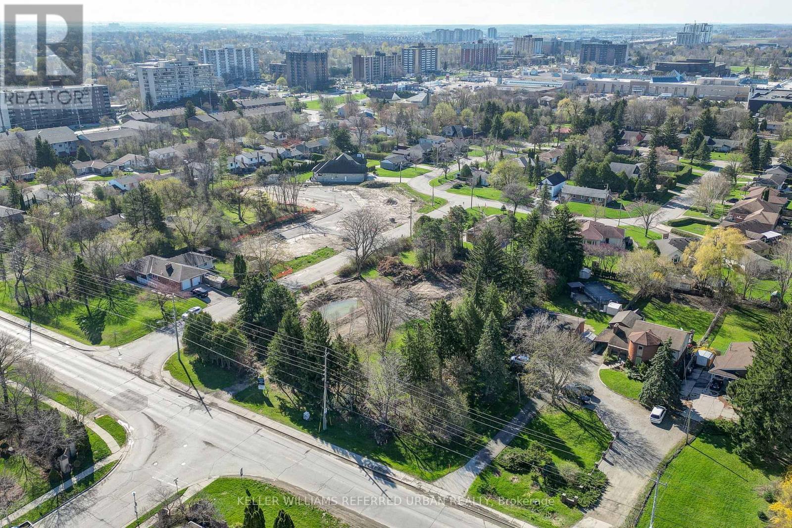 610 Commissioners Road W Property Photo 8
