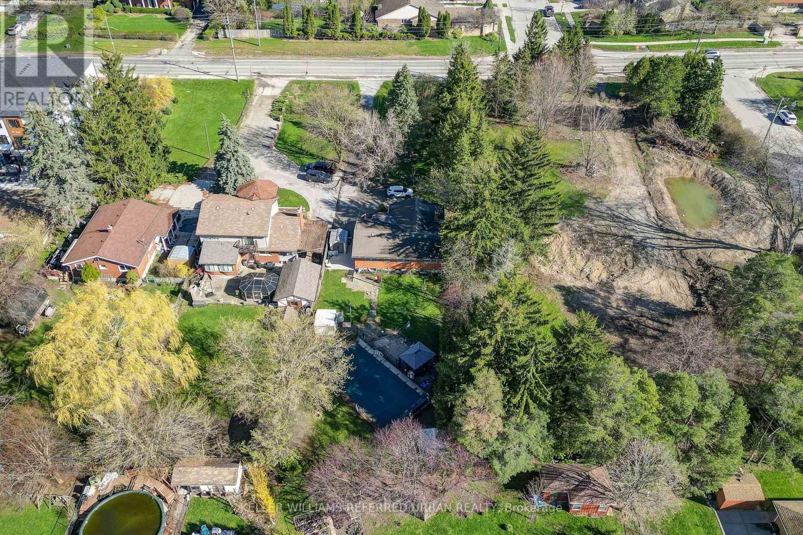 610 Commissioners Road W Property Photo 10