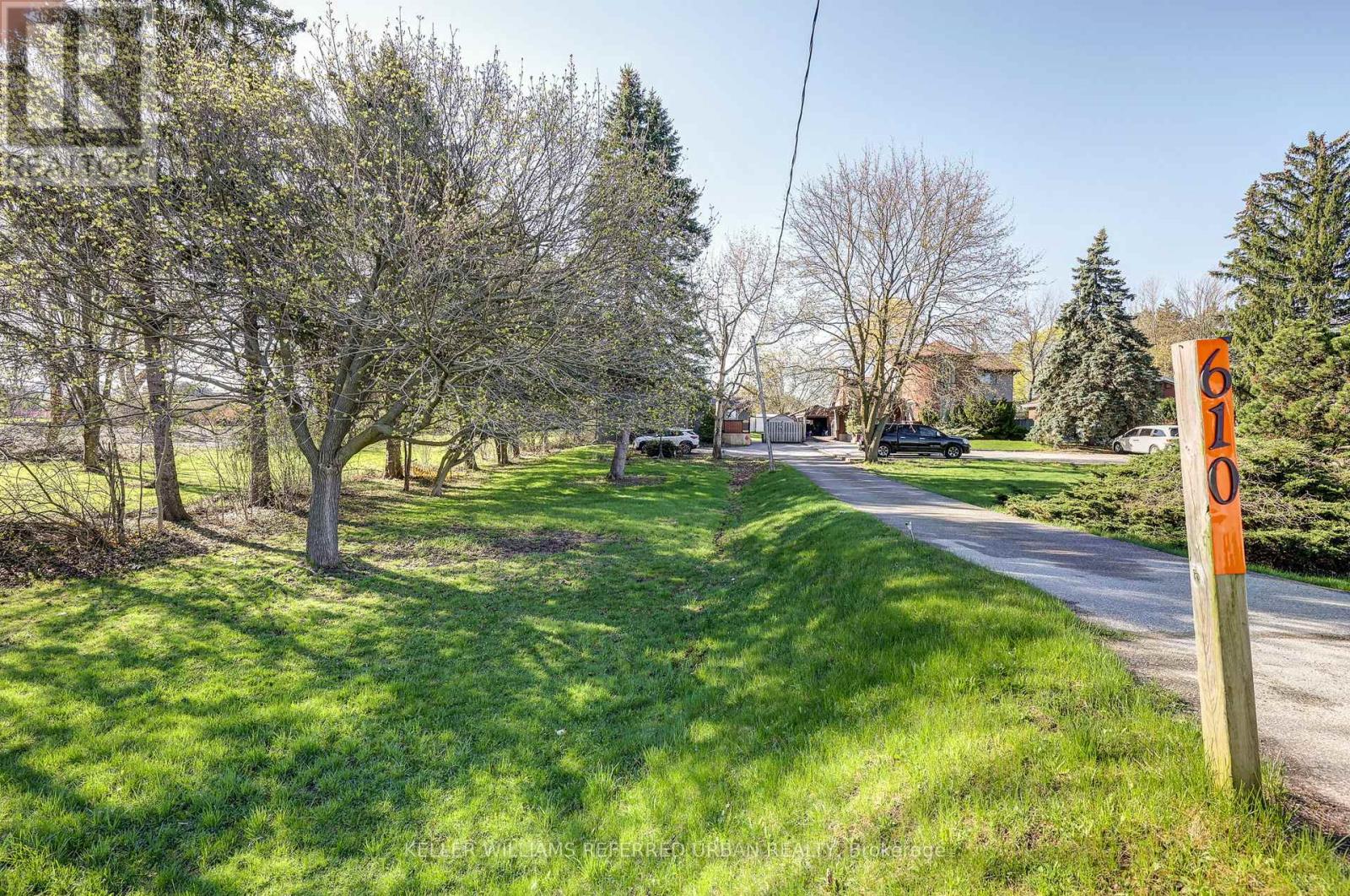 610 Commissioners Road W Property Photo 13