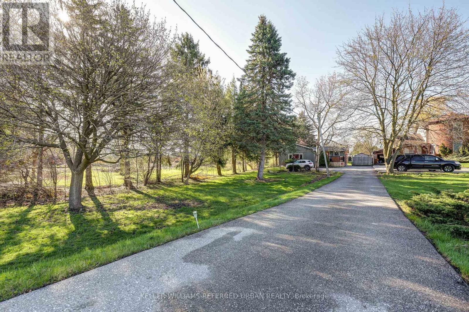 610 Commissioners Road W Property Photo 14