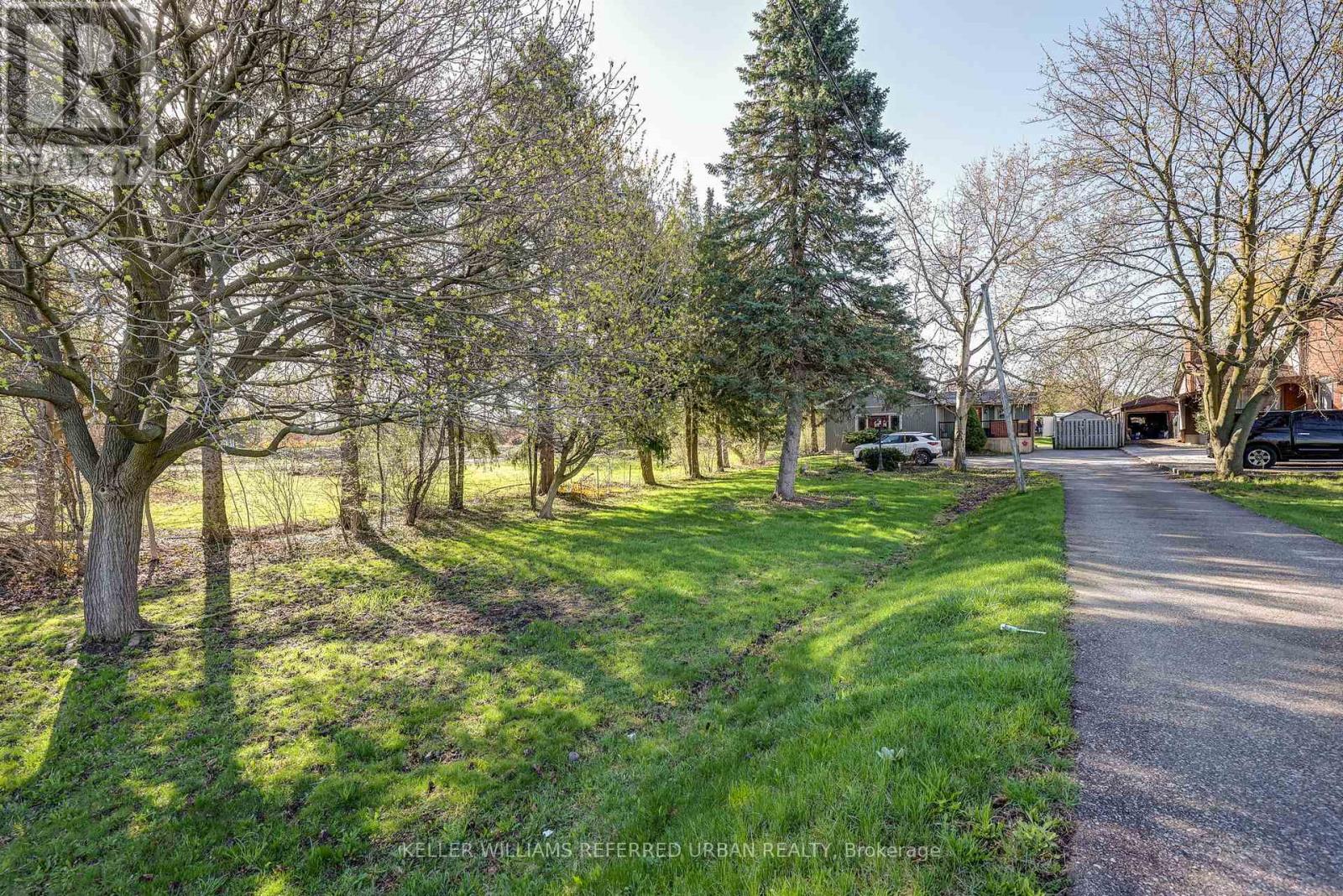 610 Commissioners Road W Property Photo 15