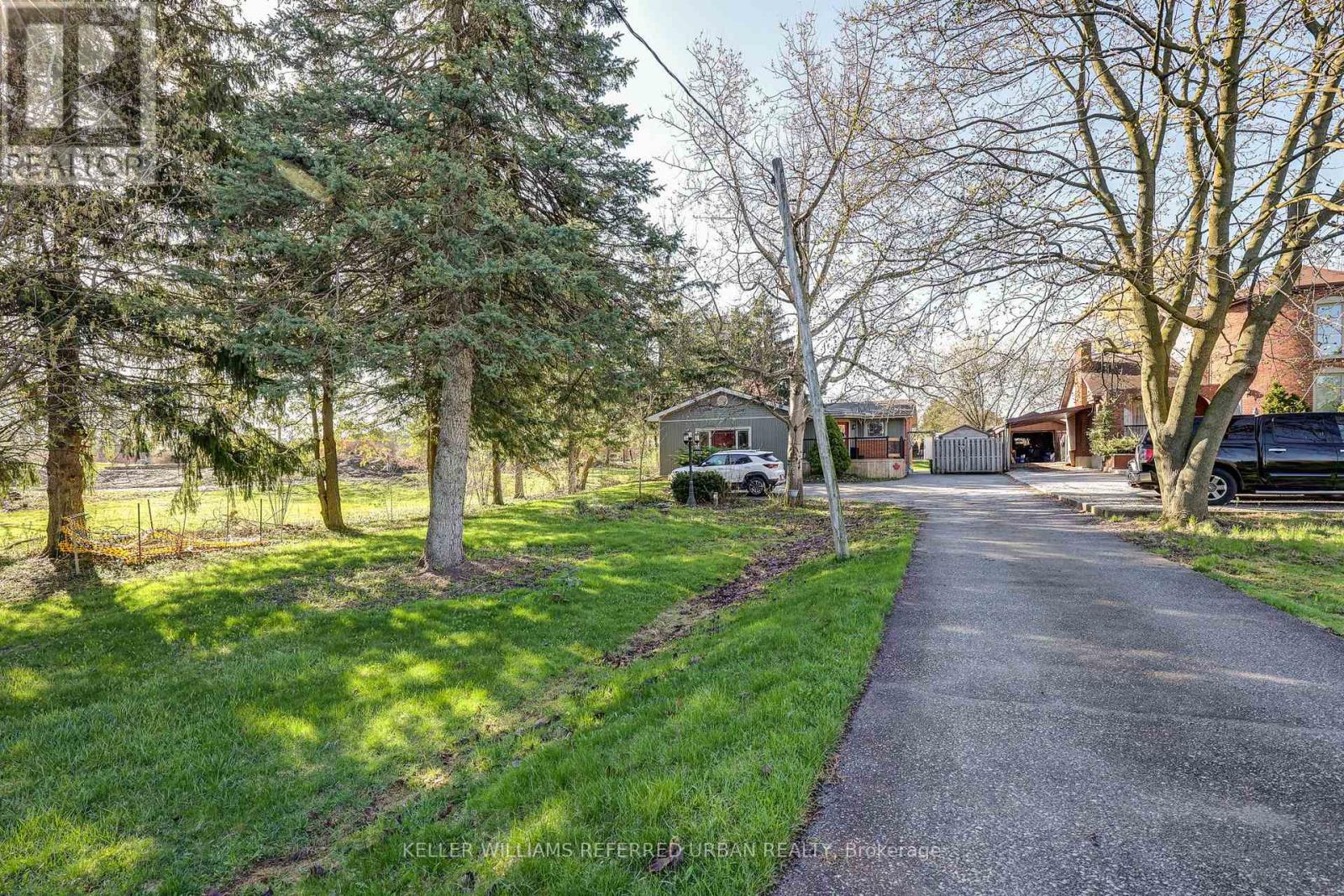 610 Commissioners Road W Property Photo 16