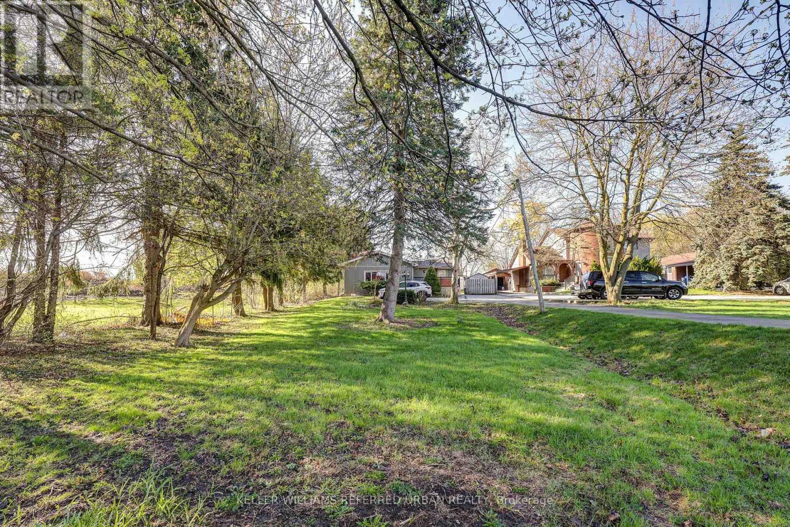 610 Commissioners Road W Property Photo 17