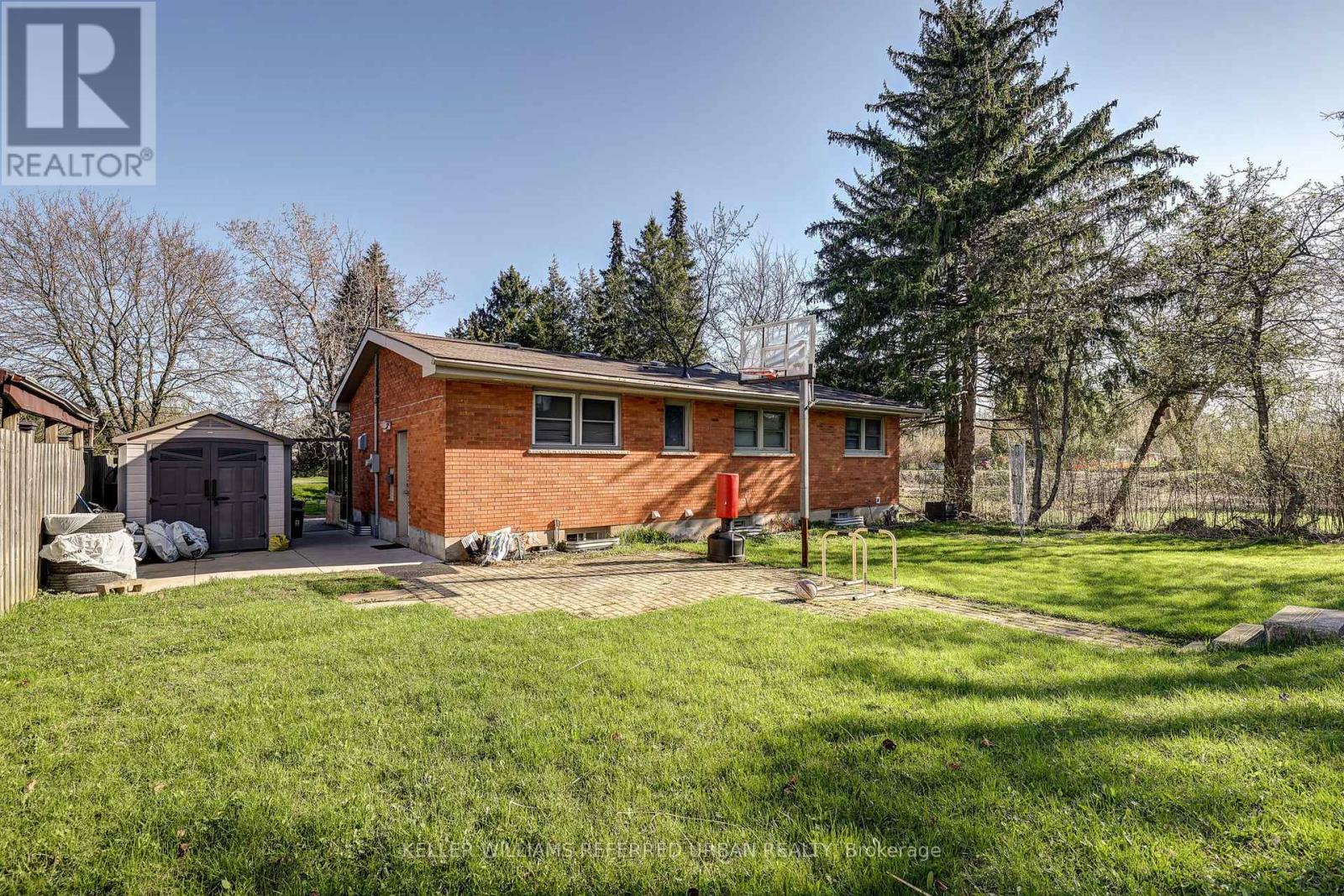 610 Commissioners Road W Property Photo 35