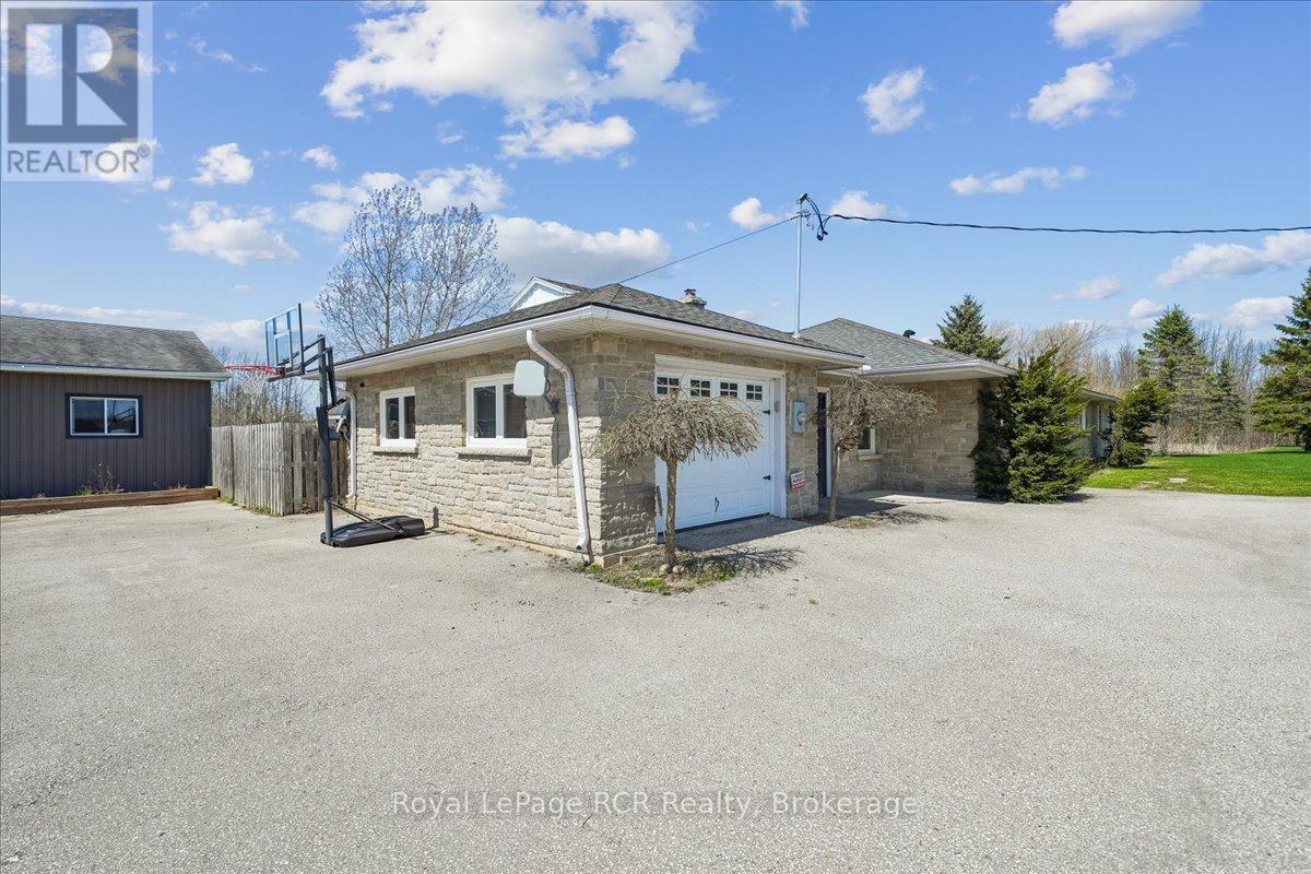 717906 6 Highway Property Photo 3