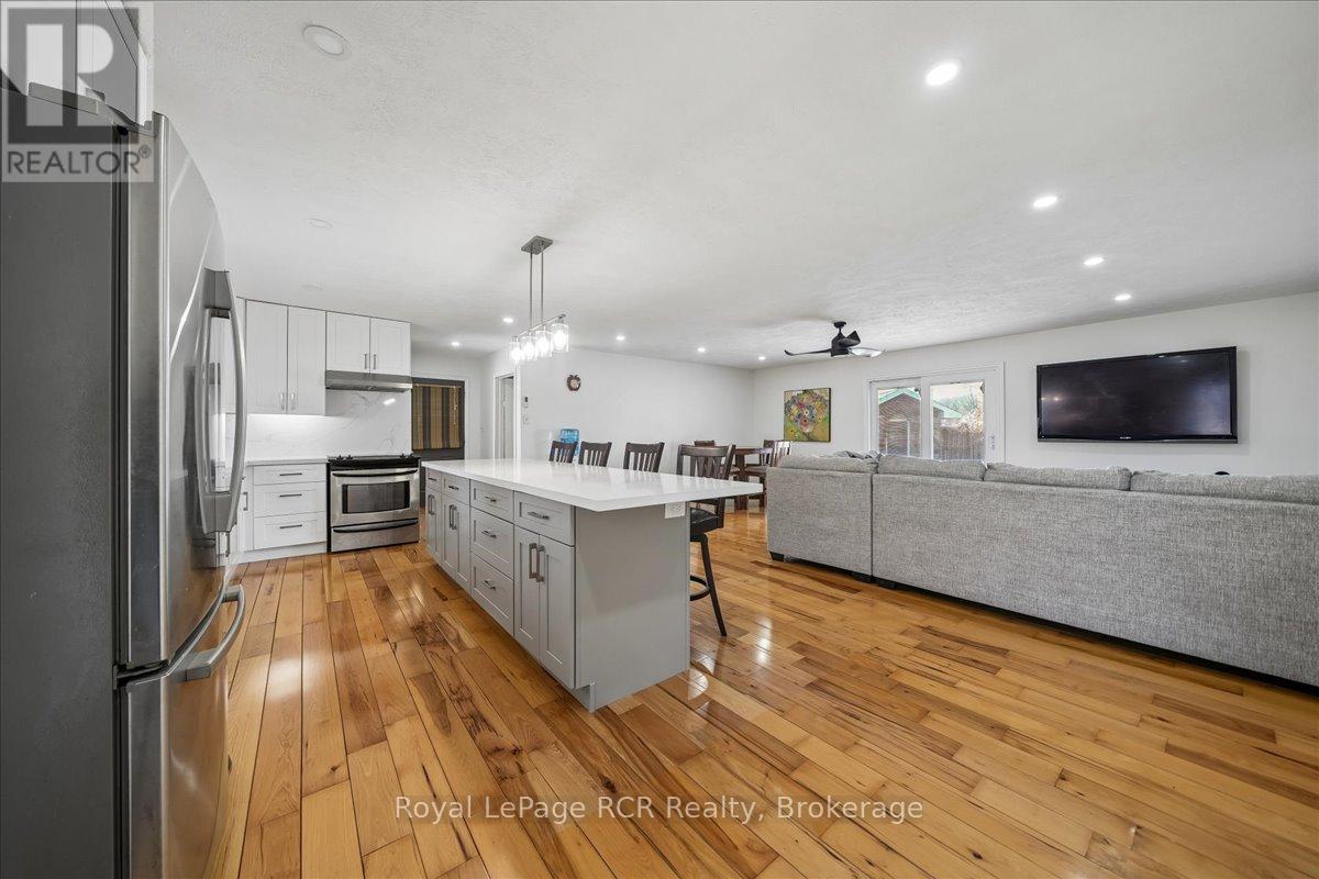 717906 6 Highway Property Photo 6