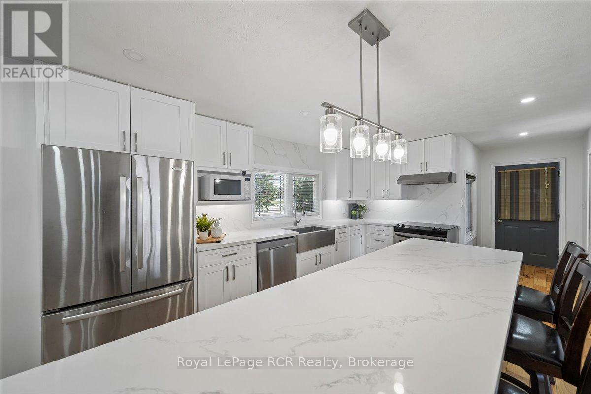 717906 6 Highway Property Photo 9
