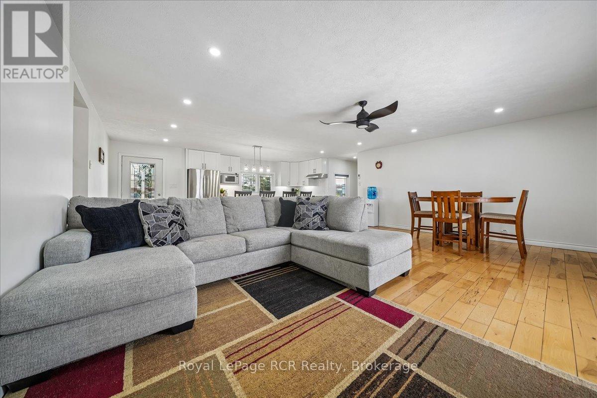 717906 6 Highway Property Photo 14