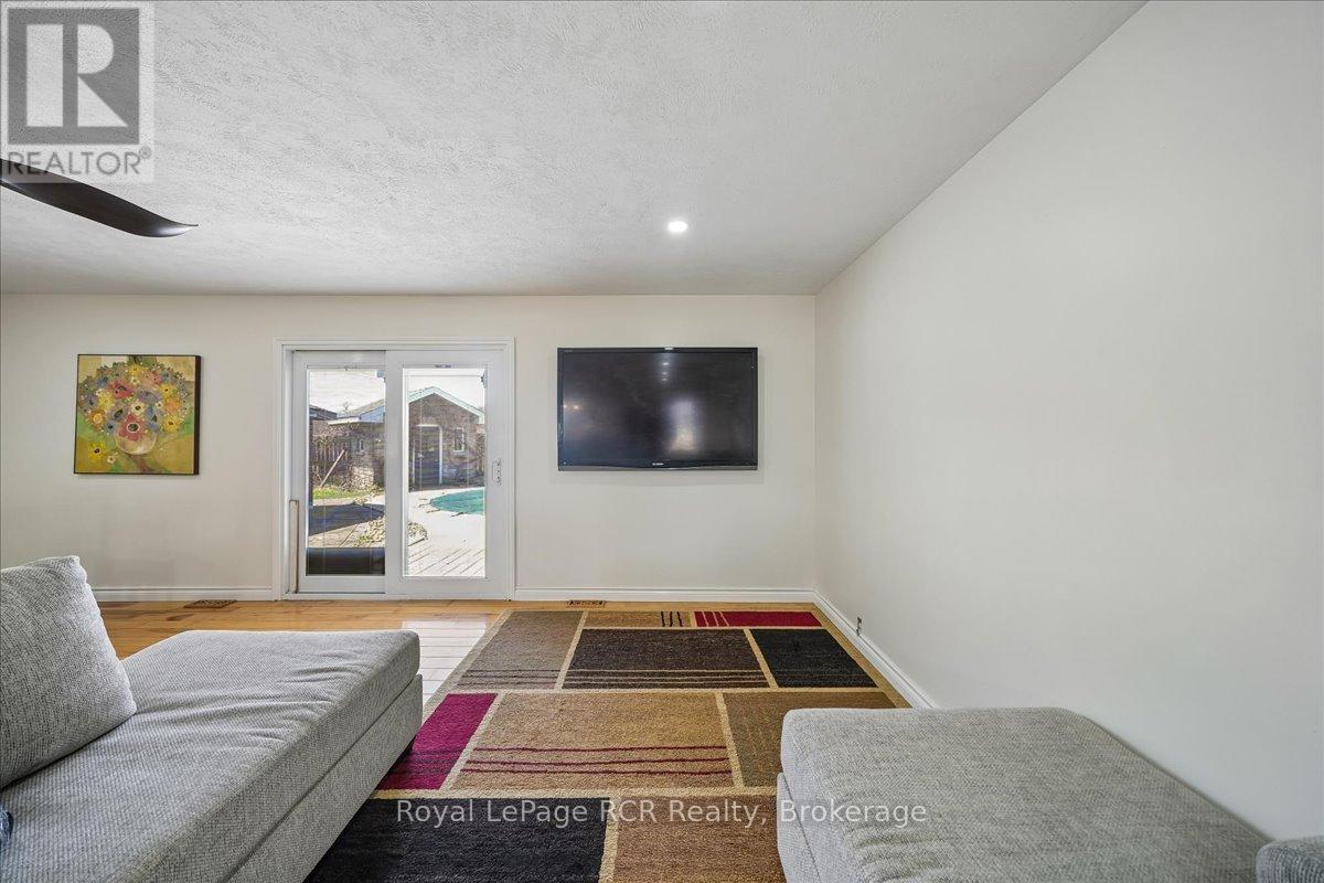 717906 6 Highway Property Photo 15