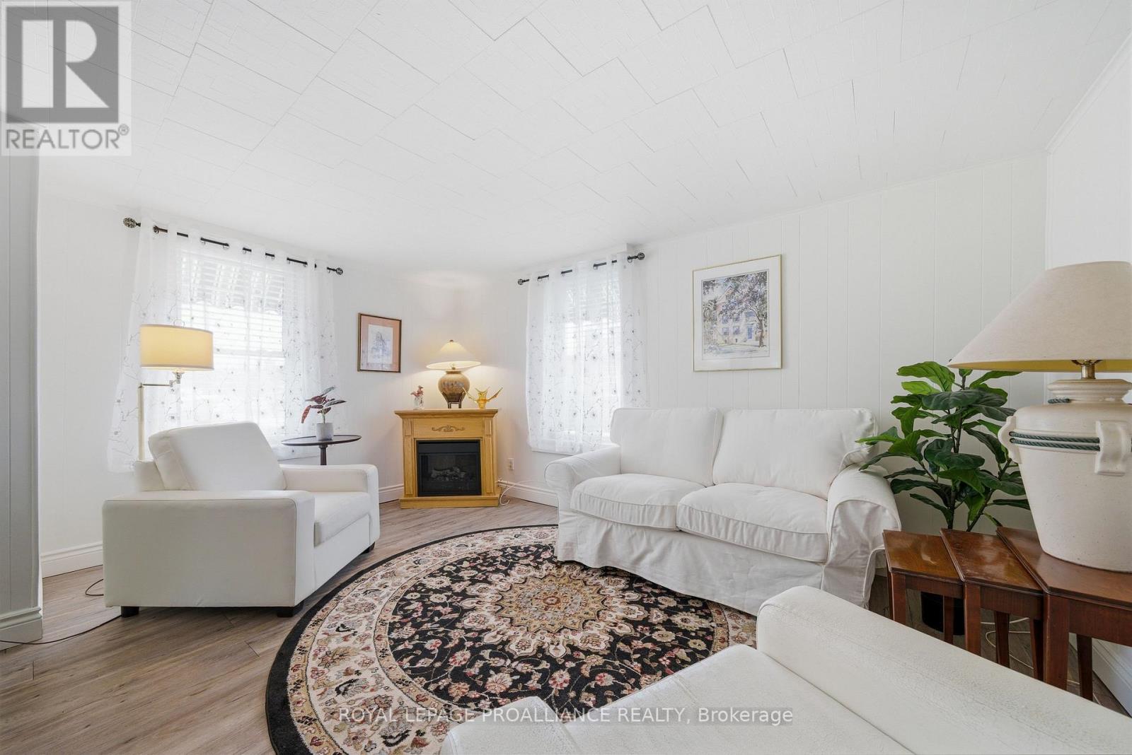392 Picton Main Street Property Photo 6