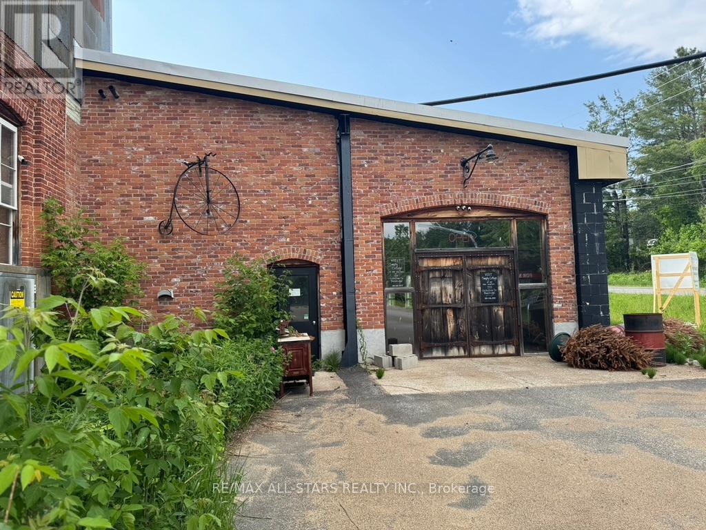 101 Entrance Drive Property Photo 1