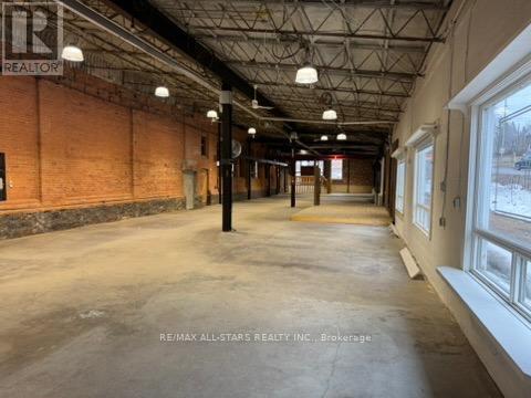 101 Entrance Drive Property Photo 6