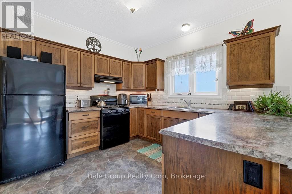 97 St Patrick Street W Property Photo 5