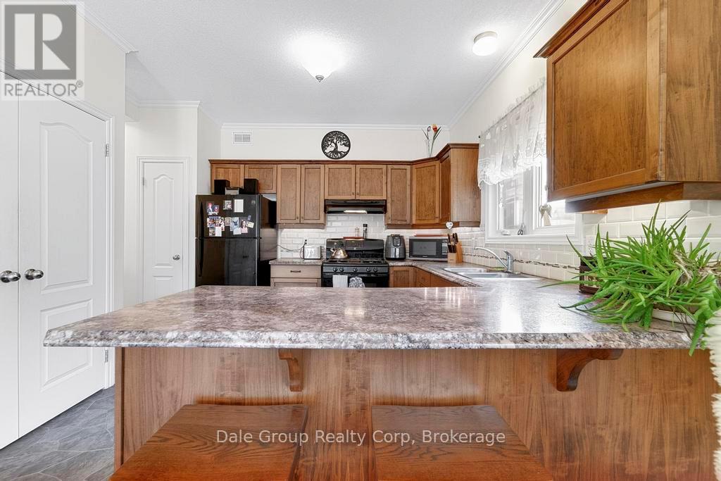 97 St Patrick Street W Property Photo 7