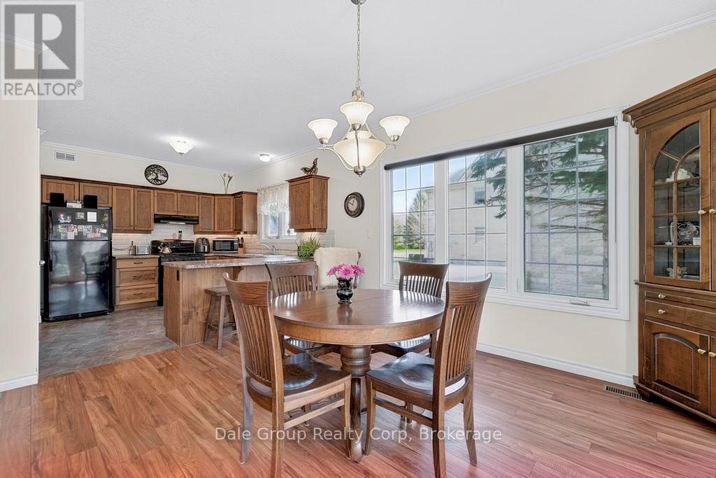 97 St Patrick Street W Property Photo 8