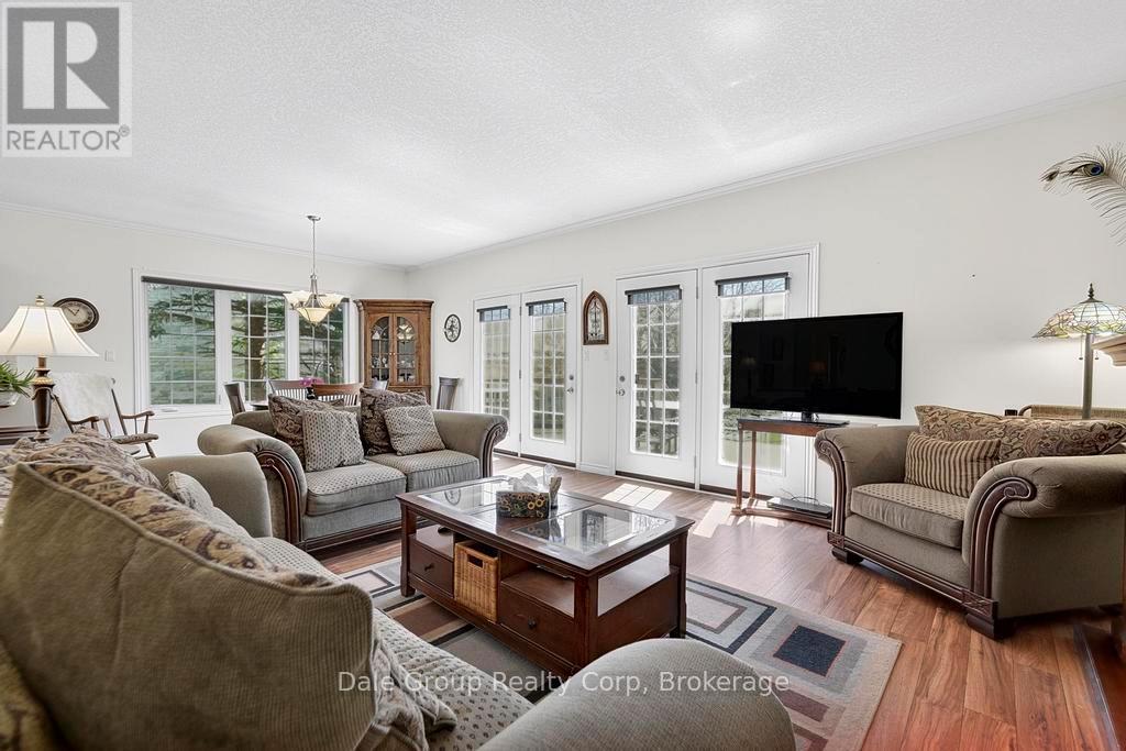 97 St Patrick Street W Property Photo 11