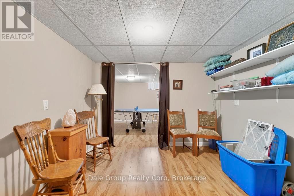 97 St Patrick Street W Property Photo 25