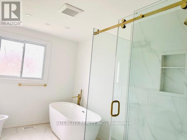 450 Queenston Road Property Photo 9