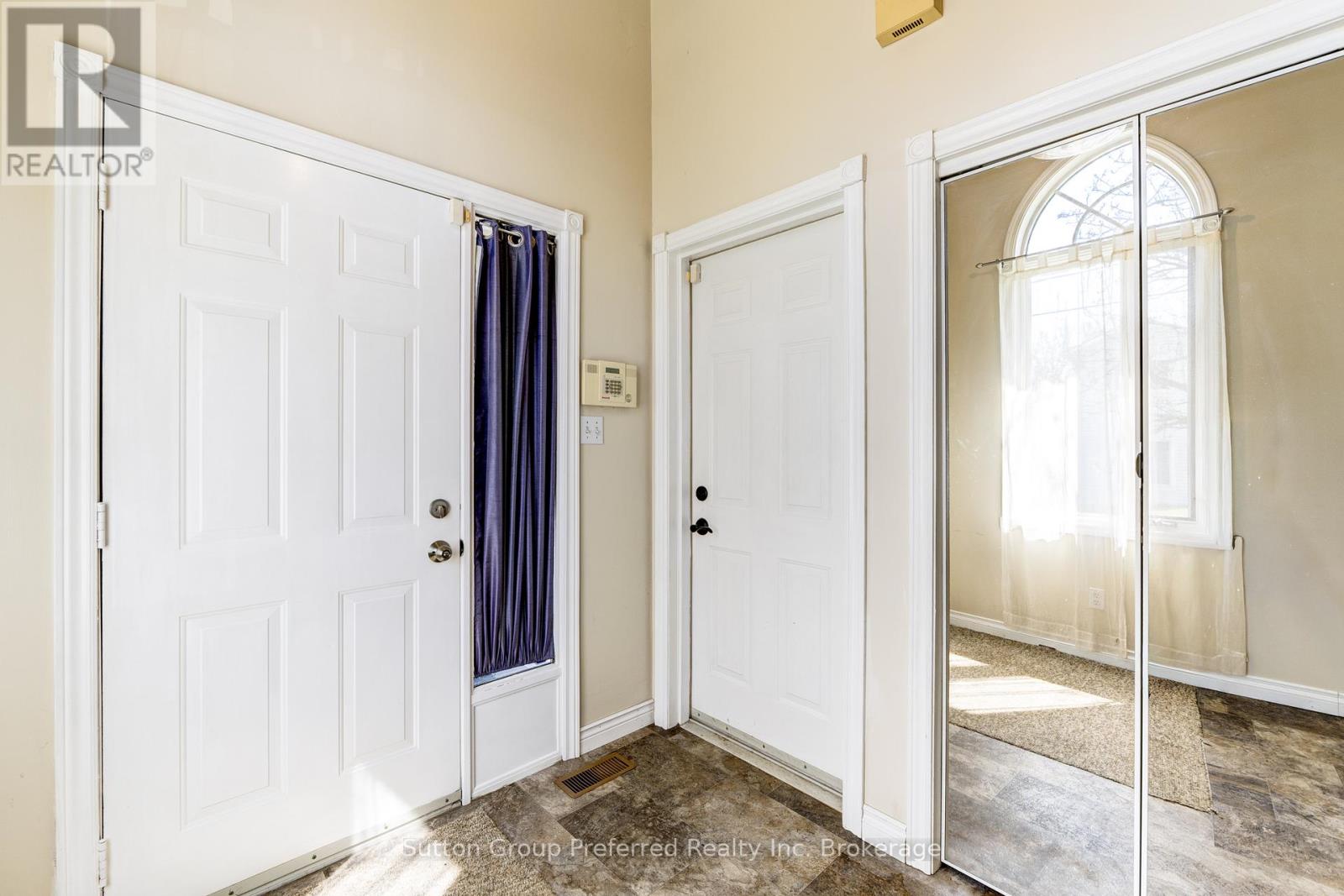 65 Hincks Street Property Photo 4