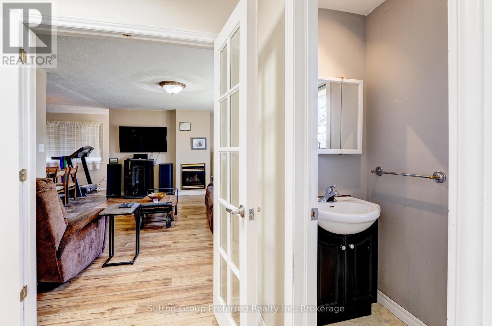 65 Hincks Street Property Photo 7
