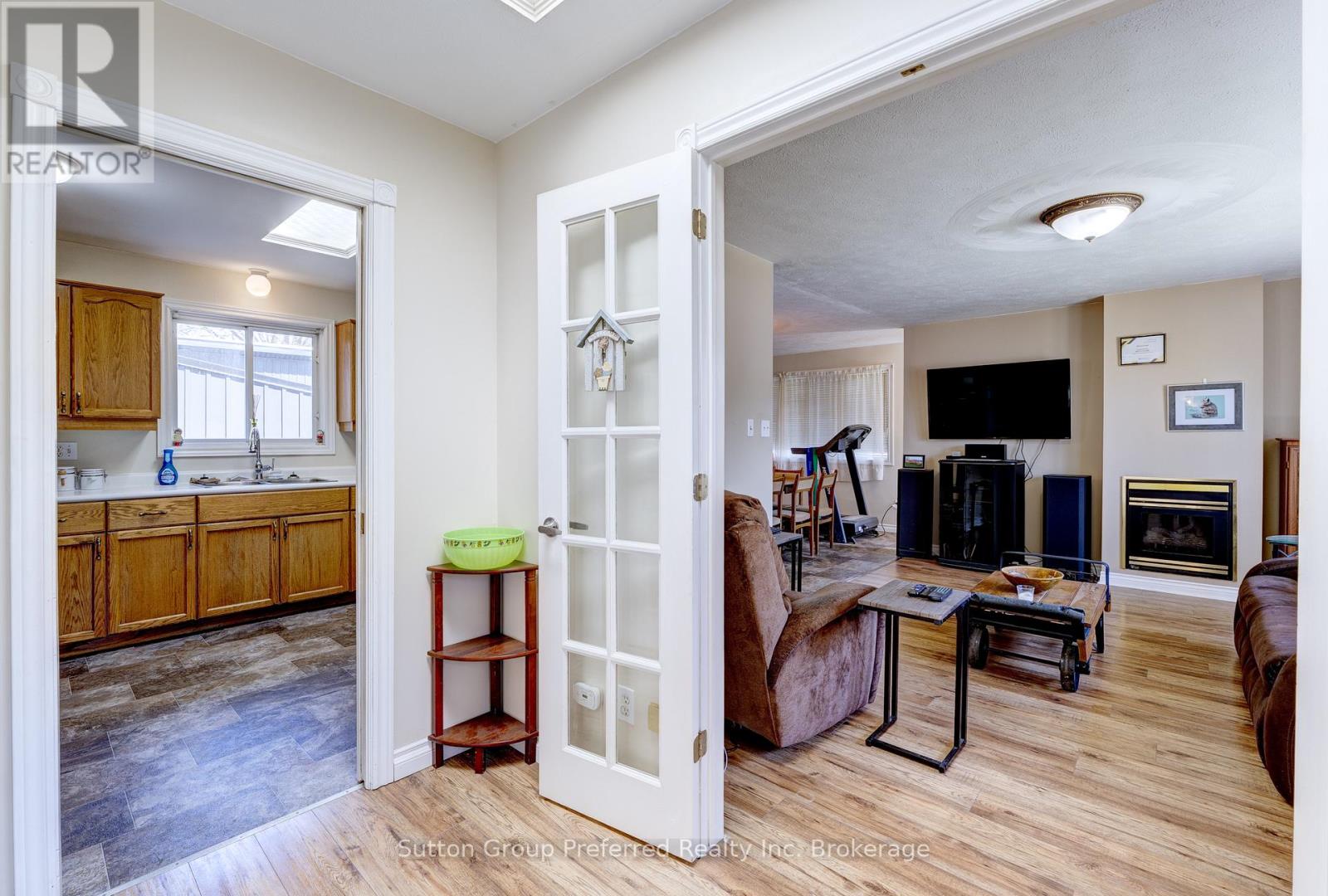 65 Hincks Street Property Photo 8